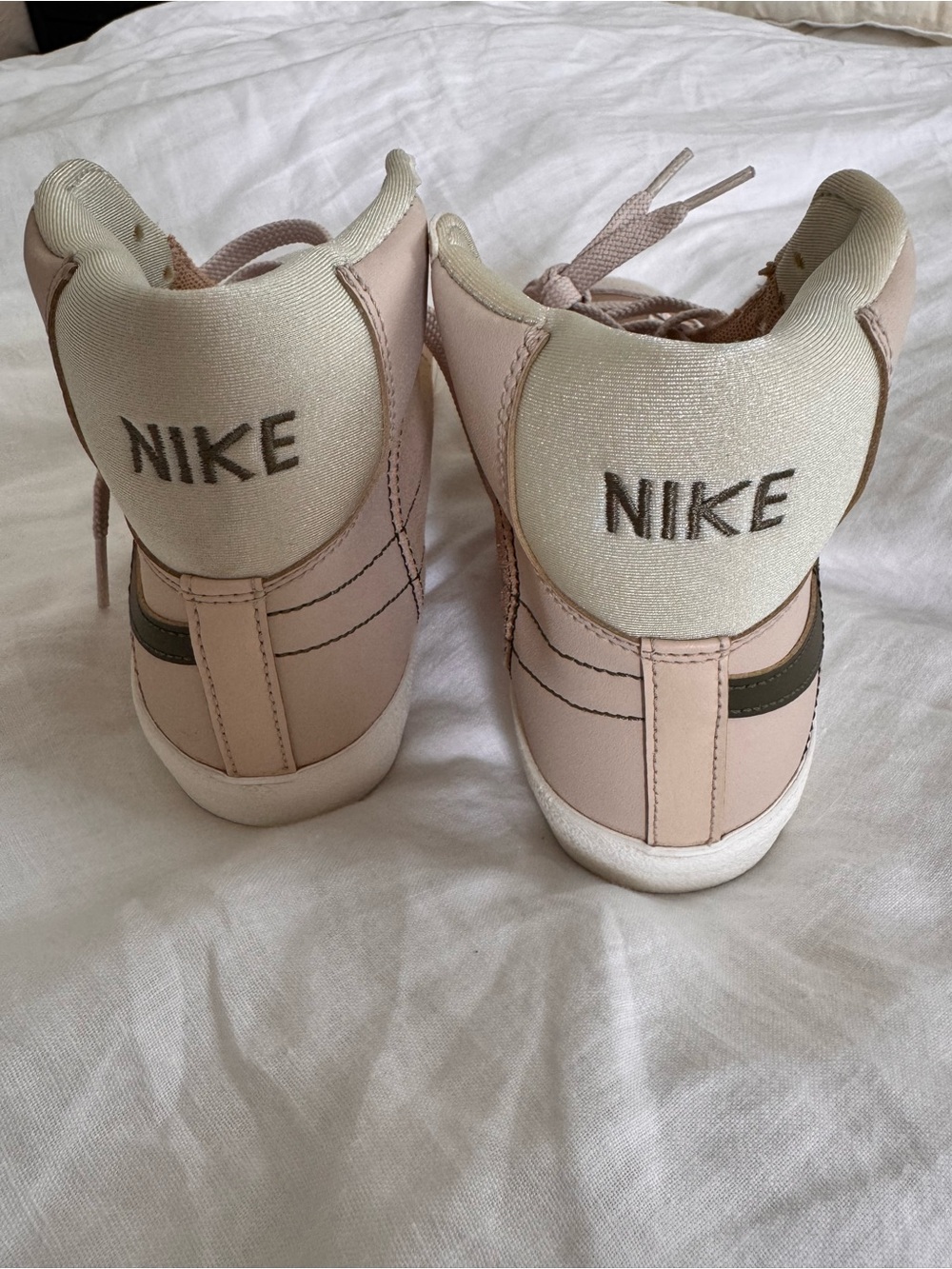 NWOT Nike Blazer Mid 77 SE Dance Sanddrift - Picture 3 of 7